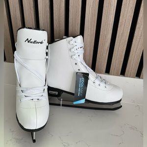 MammyGol Lace up Light Support Ice Figure Skates - Size: Women 7 / Men 6
